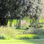 Le Clos De La Garenne Bed & Breakfast 3*