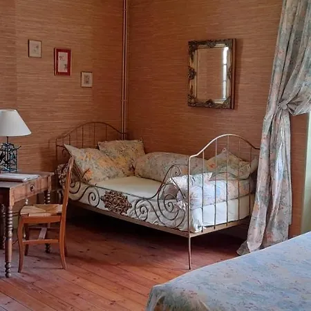 Le Clos De La Garenne Bed & Breakfast