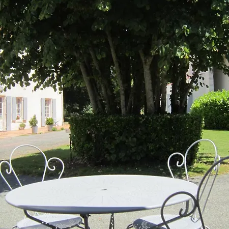 Le Clos De La Garenne 3*