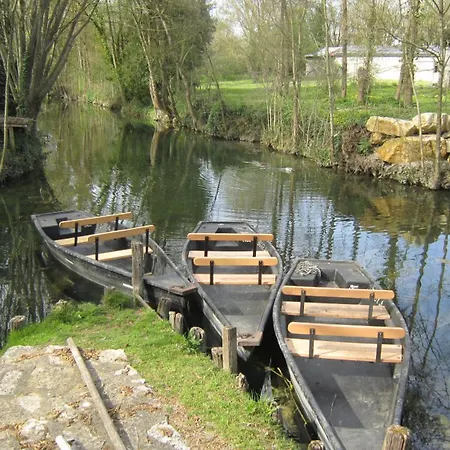 Le Clos De La Garenne Bed and breakfast 3*