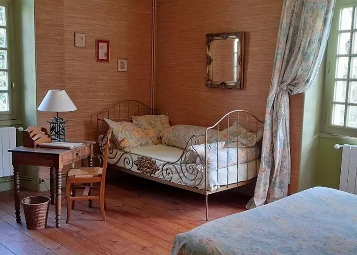 Le Clos De La Garenne Bed and breakfast