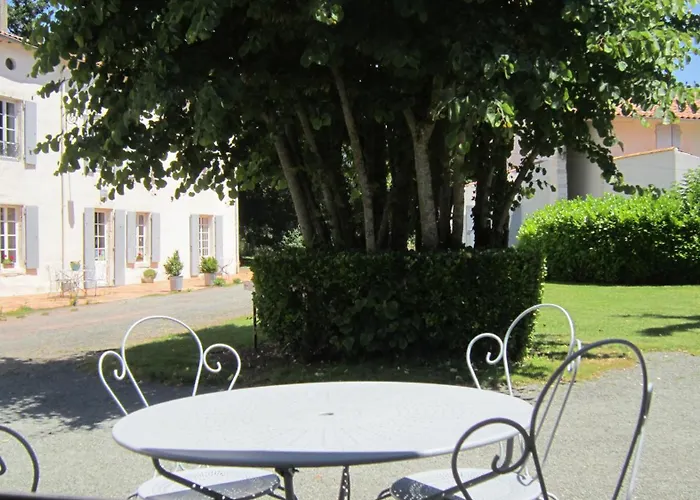 Le Clos De La Garenne 3*