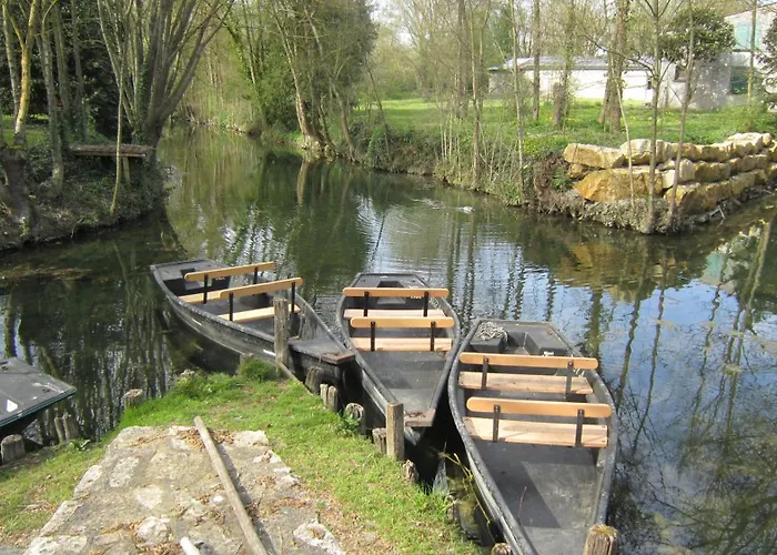 Le Clos De La Garenne Bed and breakfast 3*