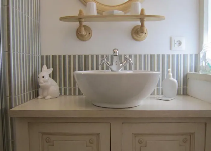 Le Clos De La Garenne Bed and breakfast