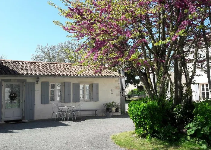 Le Clos De La Garenne 3*